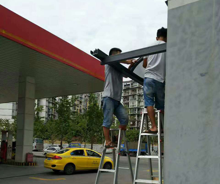 铝合金雨棚安装